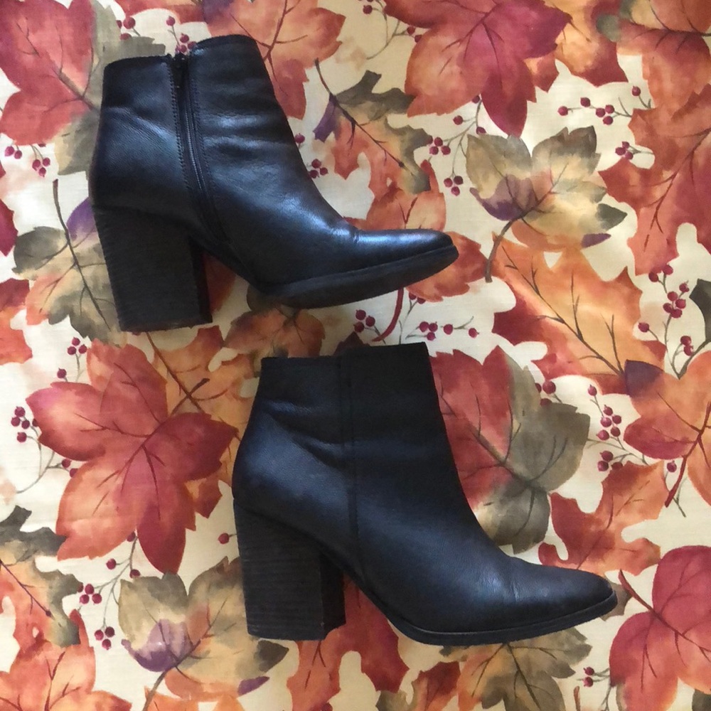 Steve Madden Black Leather Booties